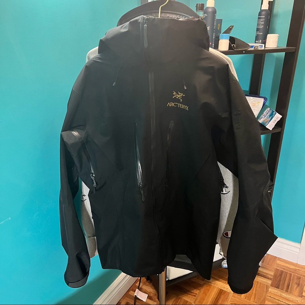 Arc’Teryx Alpha SV